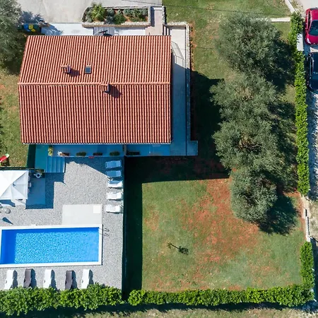 Pool House Lilly - Happy * Višnjan