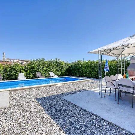 Дом отдыха Pool House Lilly - Happy *