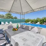 Holiday home Pool House Lilly - Happy